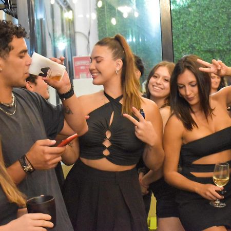 Tequila Sunrise Hostel Surfers Paradise 골드코스트 외부 사진