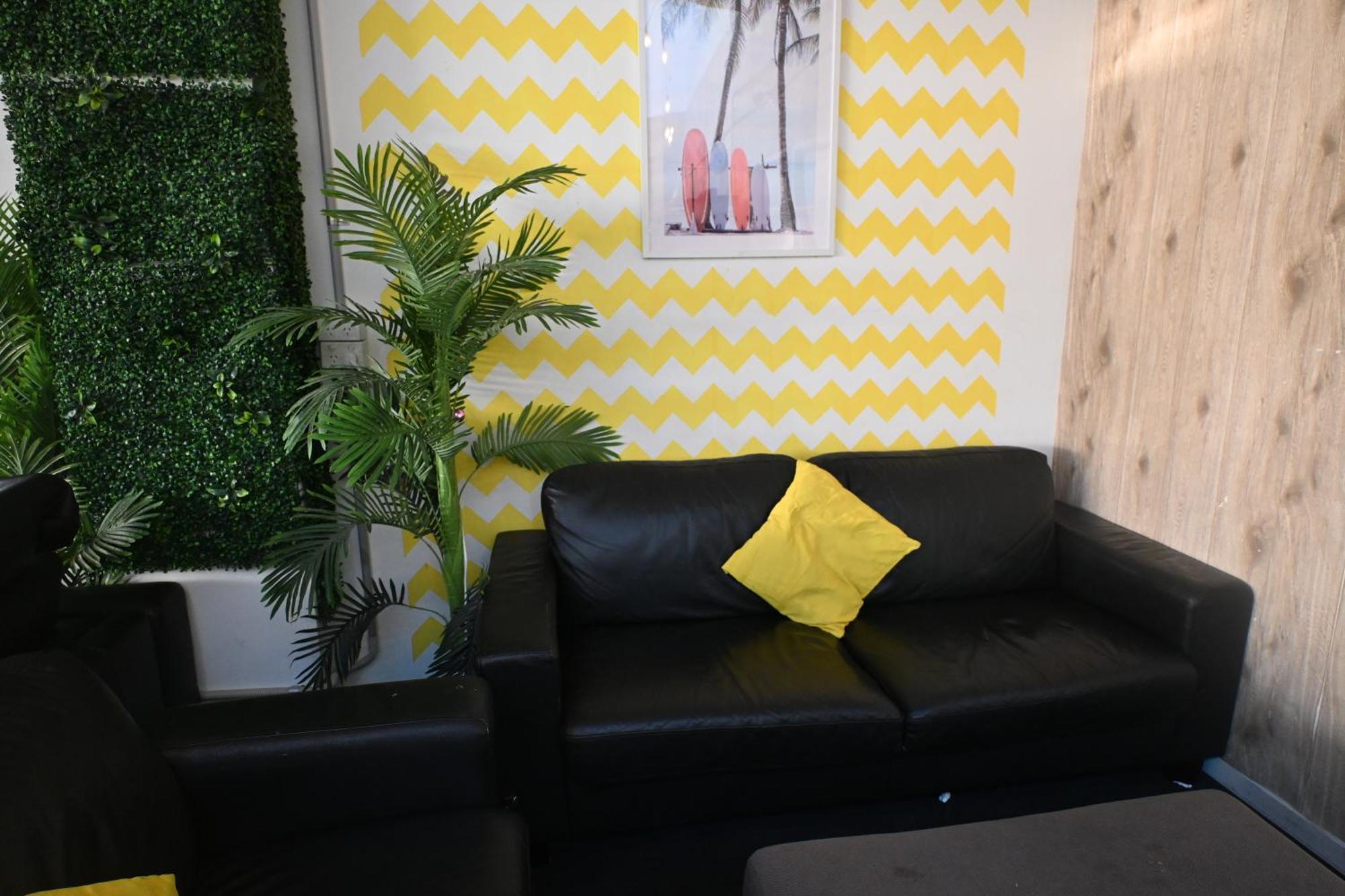 Tequila Sunrise Hostel Surfers Paradise 골드코스트 외부 사진