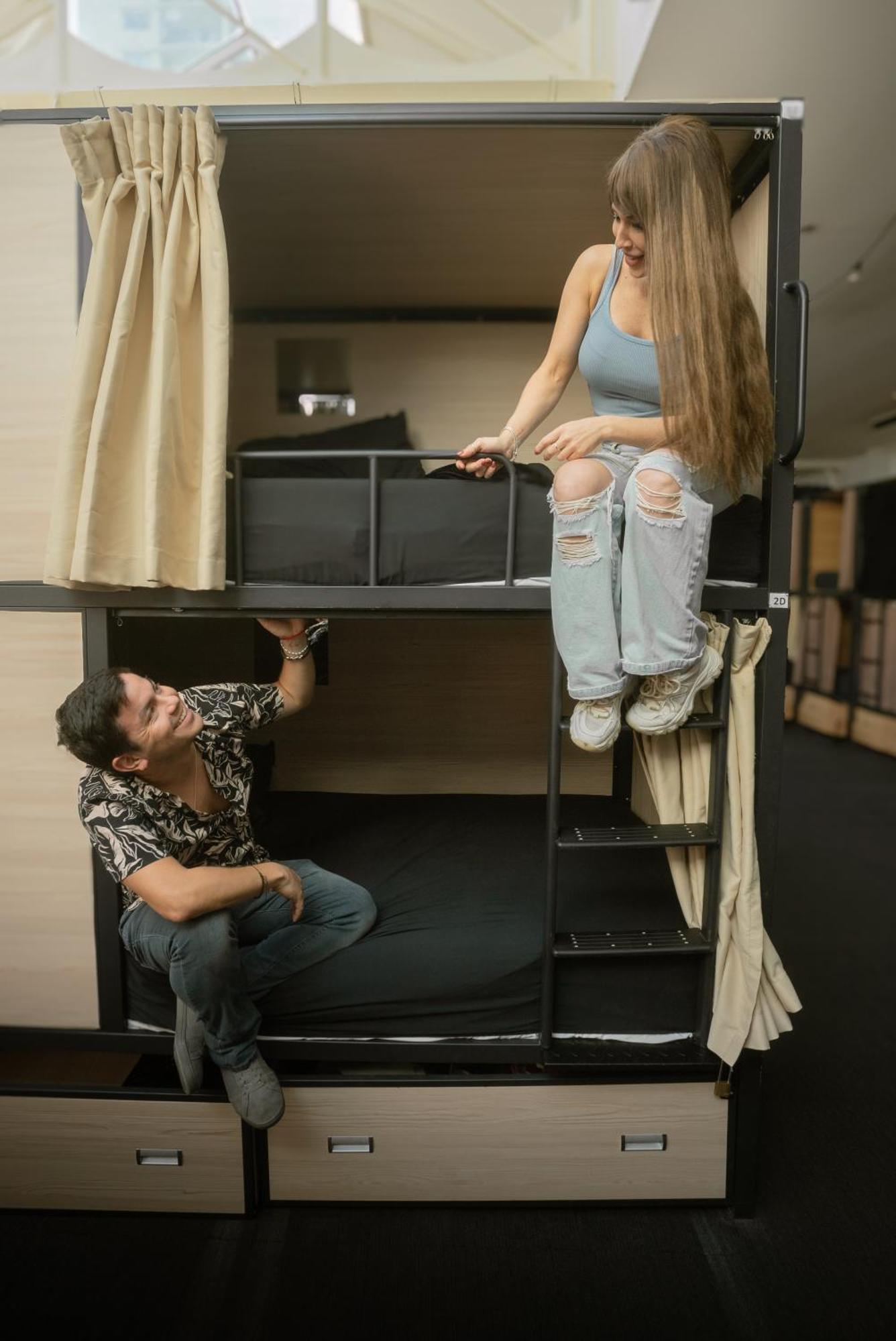 Tequila Sunrise Hostel Surfers Paradise 골드코스트 외부 사진